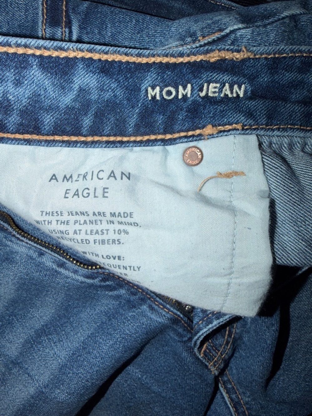 American Eagle Outfitters Strigid Mom Jean - Medium Blue Denim - NWOT